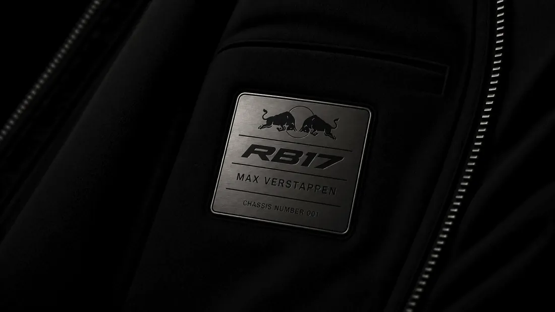 The plaque inside the jacket: RB17, Max Verstappen, chassis number